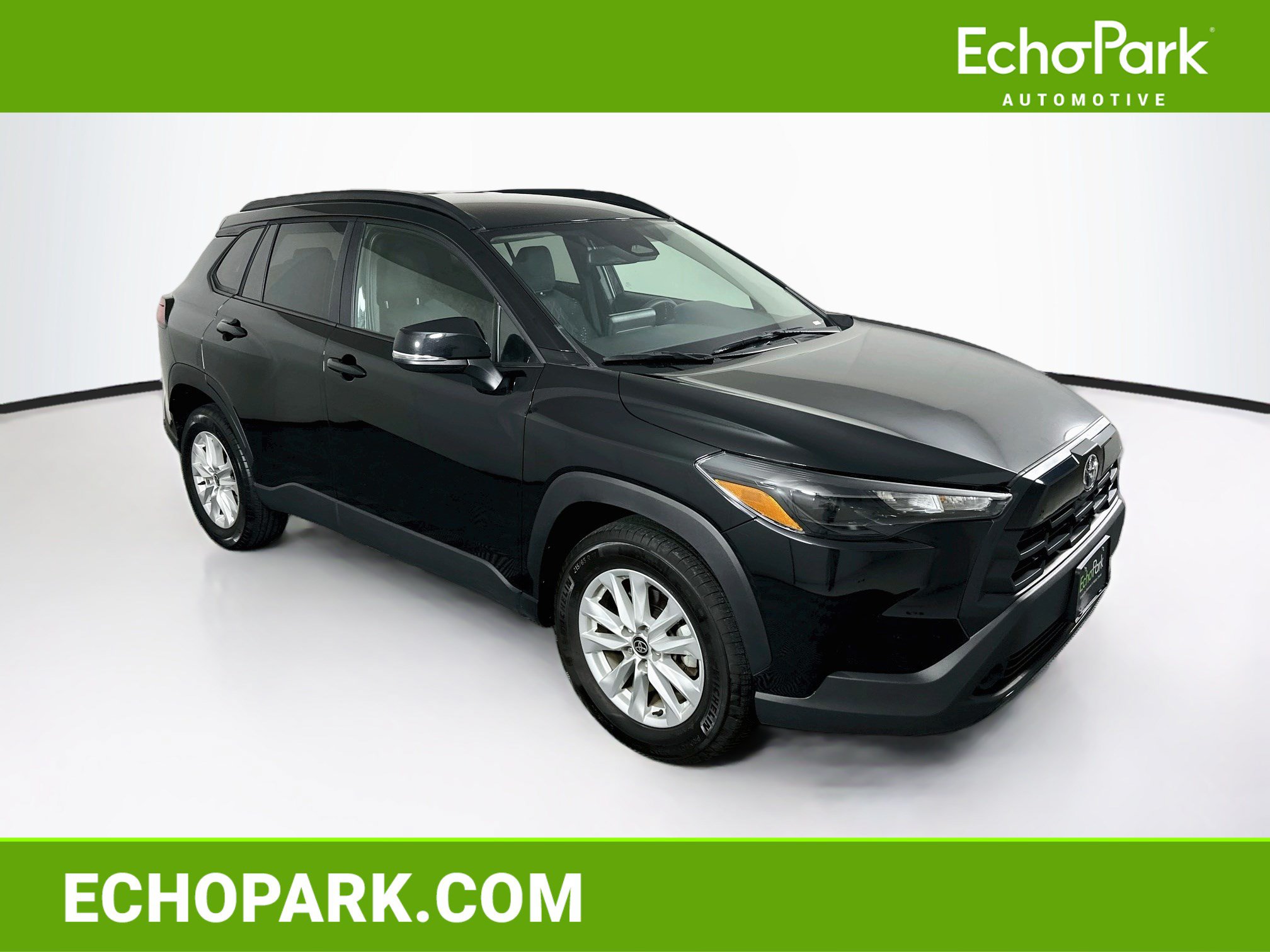 Used 2026 Toyota Corolla Cross LE FWD image 1