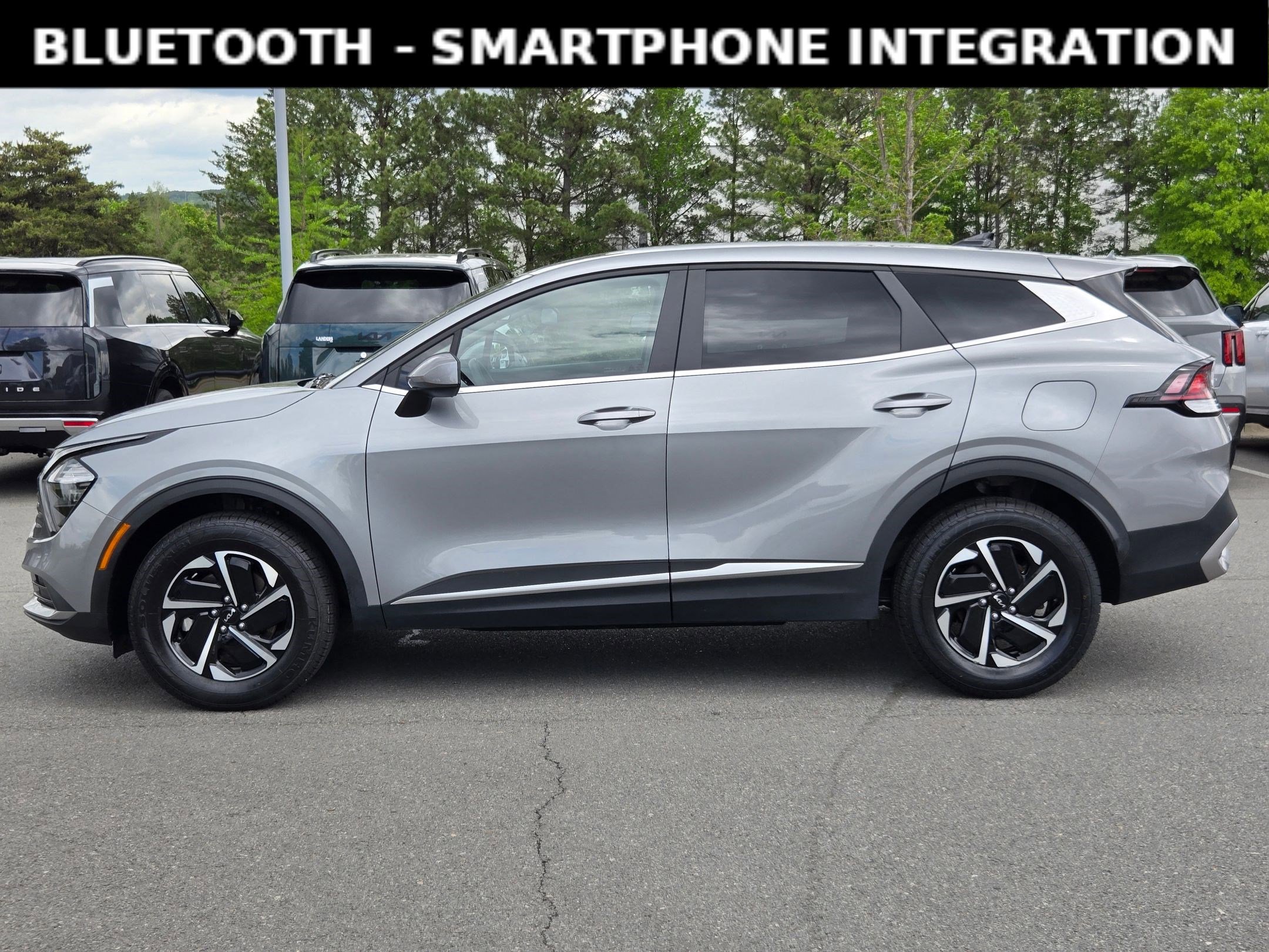 Used 2023 Kia Sportage LX image 4