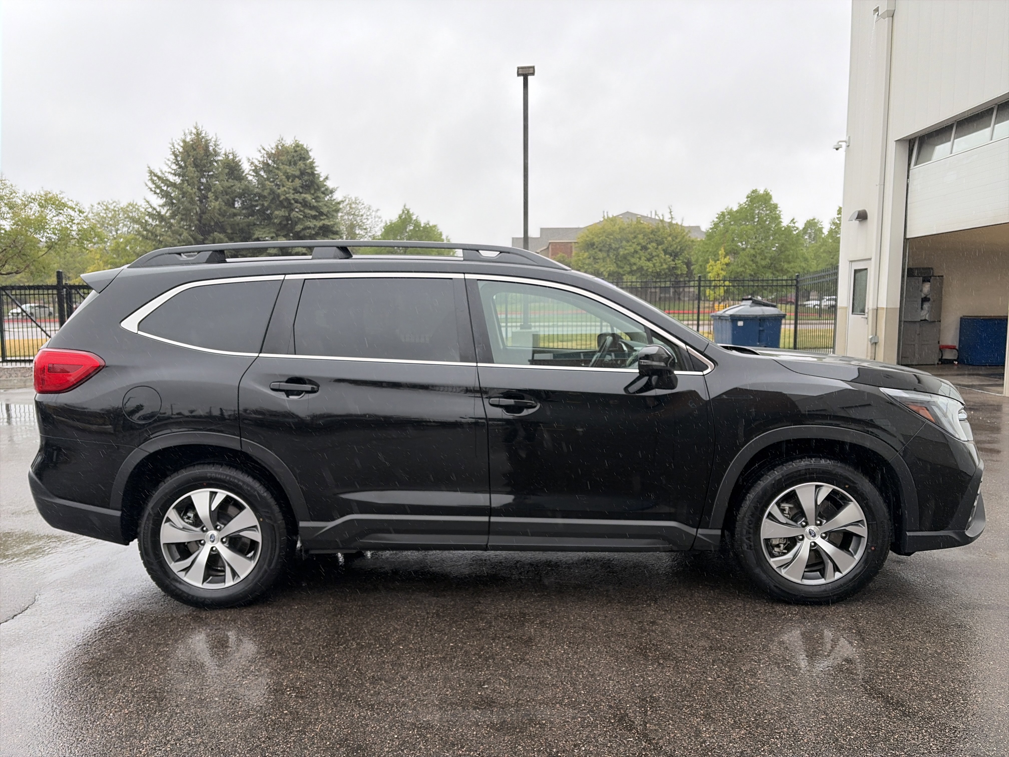 Certified 2023 Subaru Ascent Premium w/ Convenience Package AWD/4WD image 4