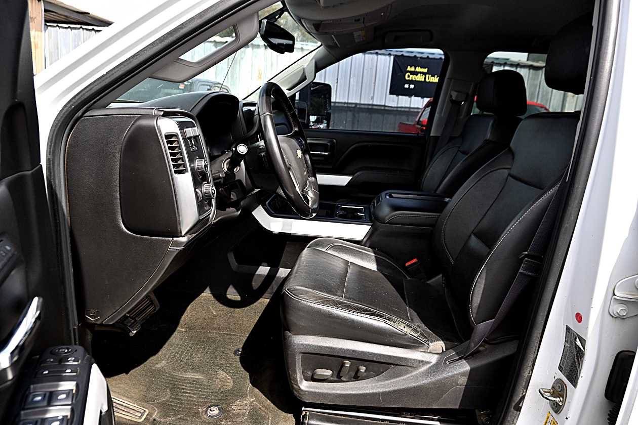 Used 2015 Chevrolet Silverado 3500 LTZ image 13
