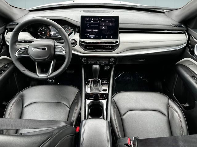 Used 2024 Jeep Compass Limited image 25
