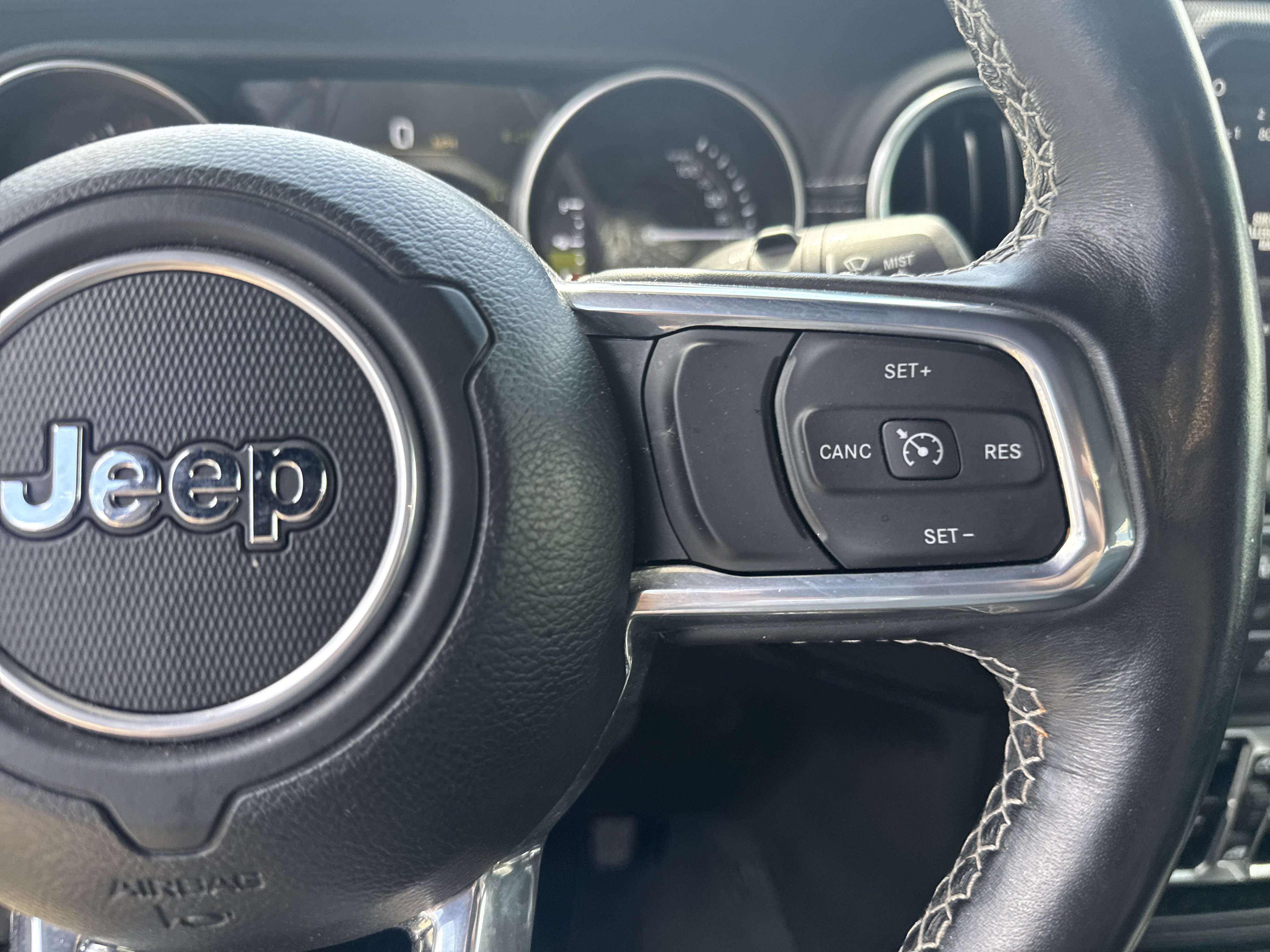 Used 2023 Jeep Wrangler Unlimited Sahara w/ Cold Weather Group AWD/4WD image 19