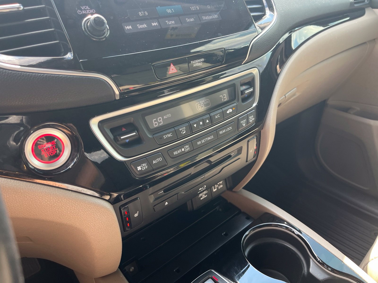 Used 2020 Honda Pilot Touring image 24