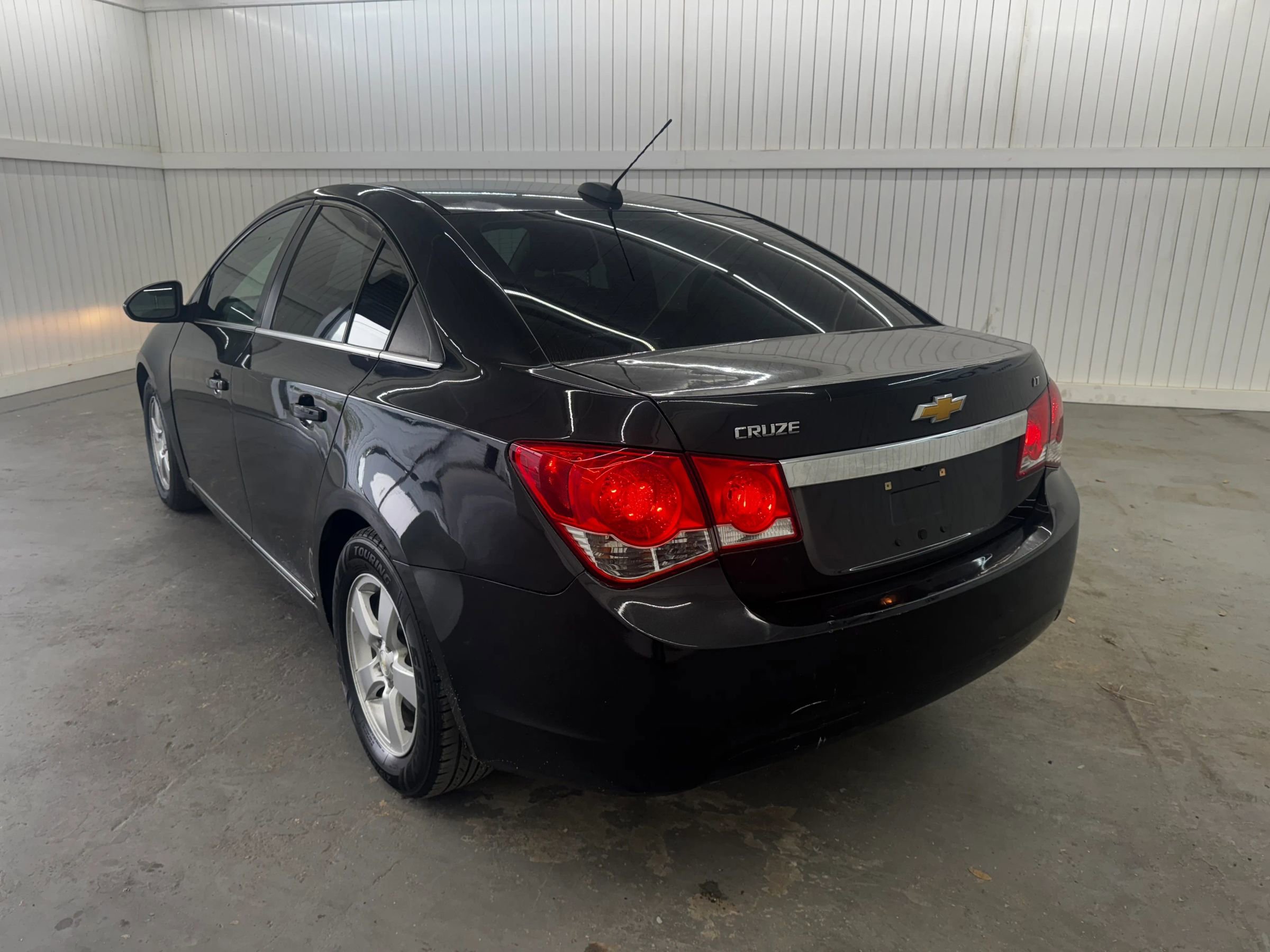 Used 2016 Chevrolet Cruze LT w/ Technology Package image 7