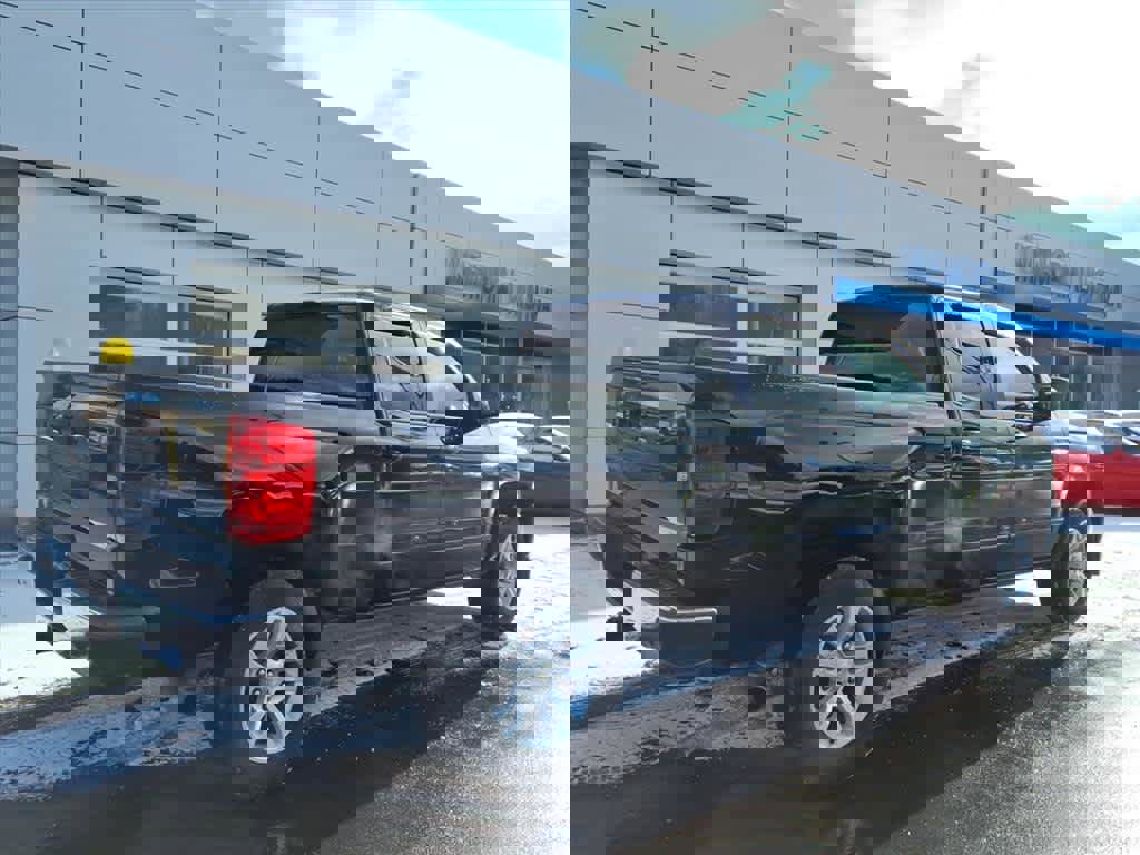 Used 2018 Chevrolet Silverado 1500 LT w/ All Star Edition image 6