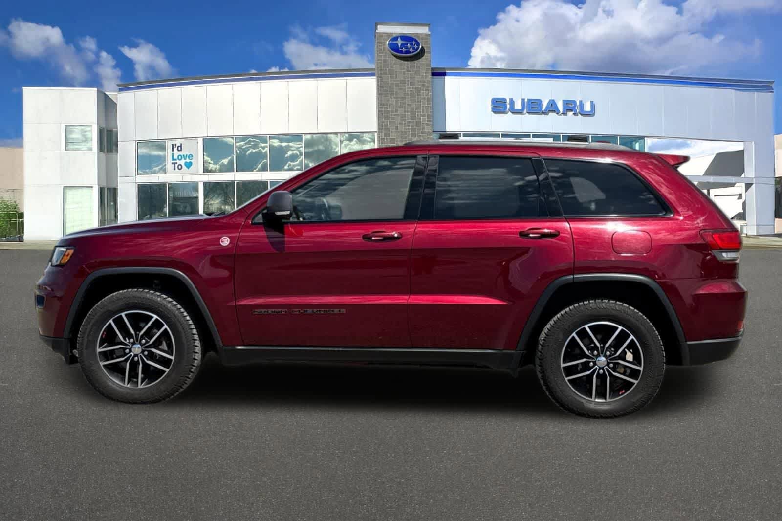 Used 2017 Jeep Grand Cherokee Trailhawk w/ Trailhawk Luxury Group AWD/4WD image 9