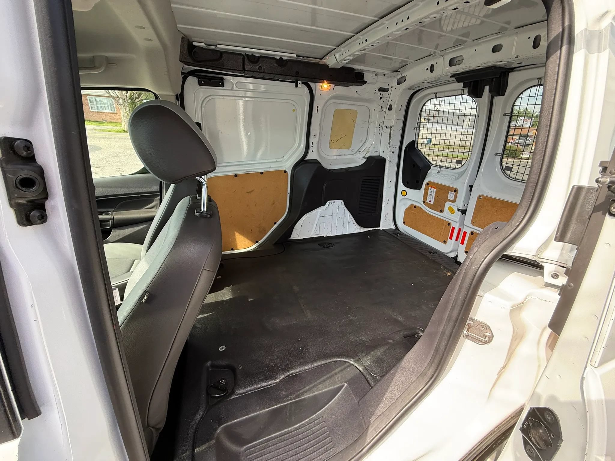 Used 2015 Ford Transit Connect XL FWD image 41
