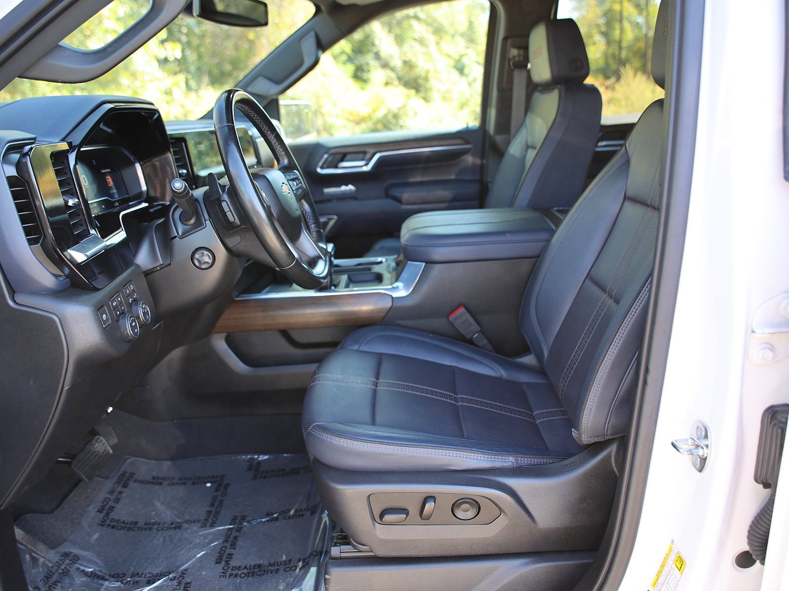 Certified 2023 Chevrolet Silverado 1500 High Country w/ Z71 Off-Road Package image 19