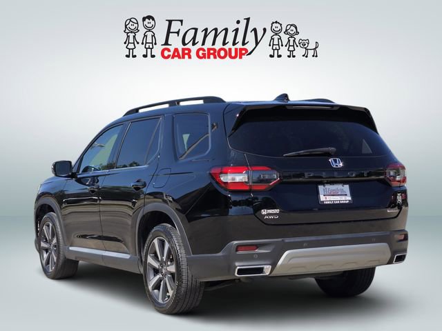 Used 2025 Honda Pilot Touring image 3