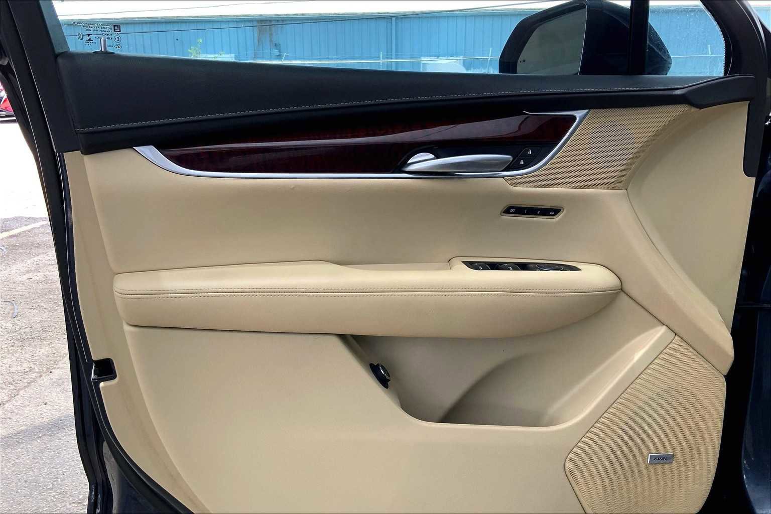 Used 2018 Cadillac XT5 Luxury w/ Driver Awareness Package image 42