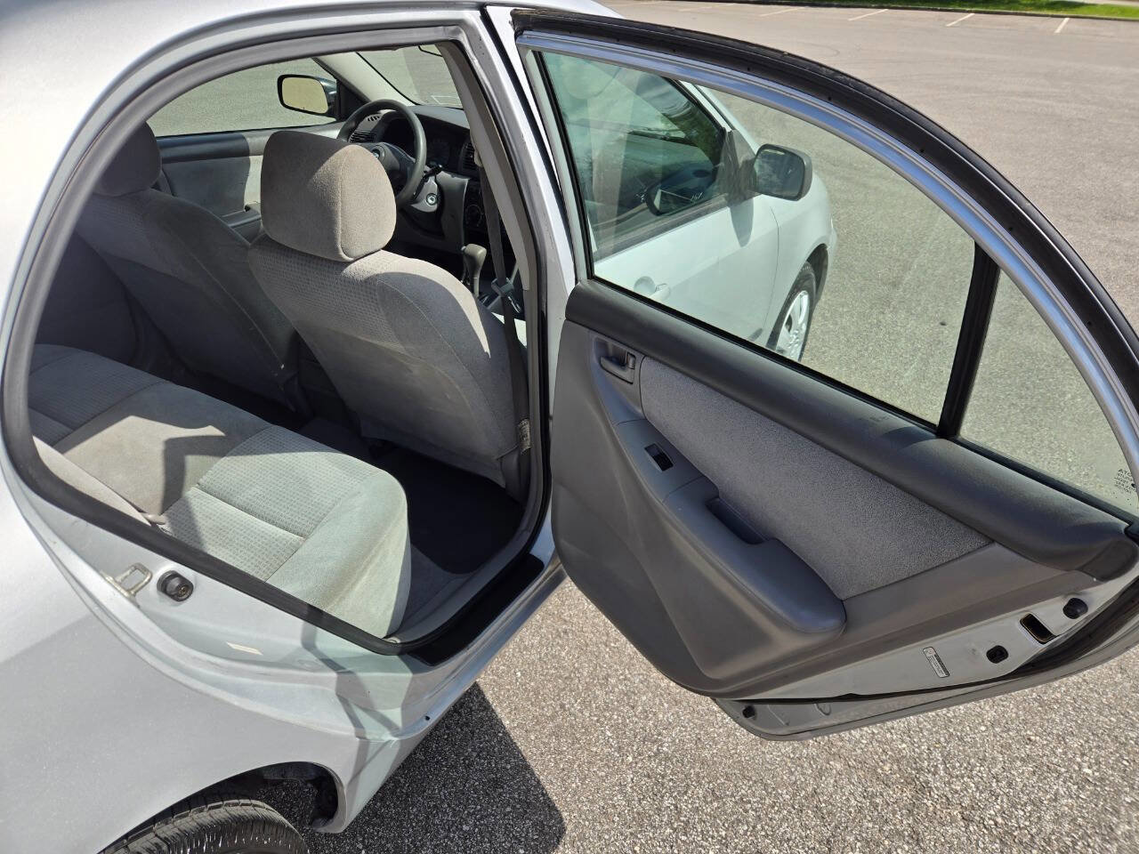 Used 2005 Toyota Corolla CE FWD image 28