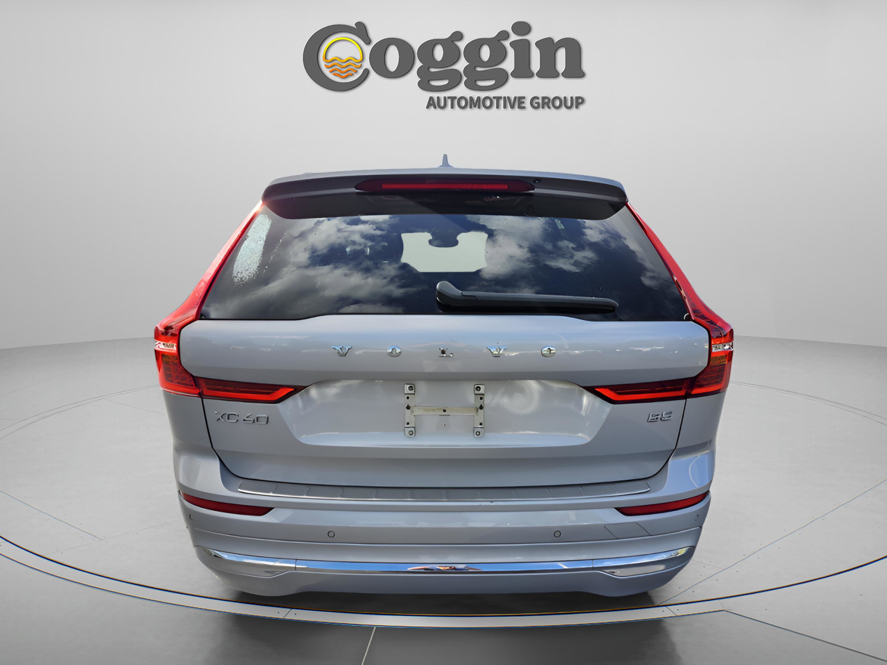 Used 2022 Volvo XC60 B5 Inscription w/ Advanced Package image 4