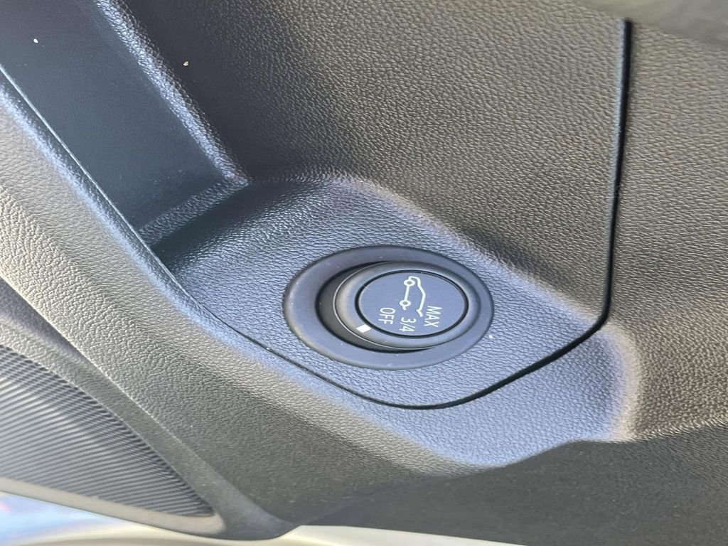 Used 2023 GMC Terrain SLT w/ Tech Package image 17