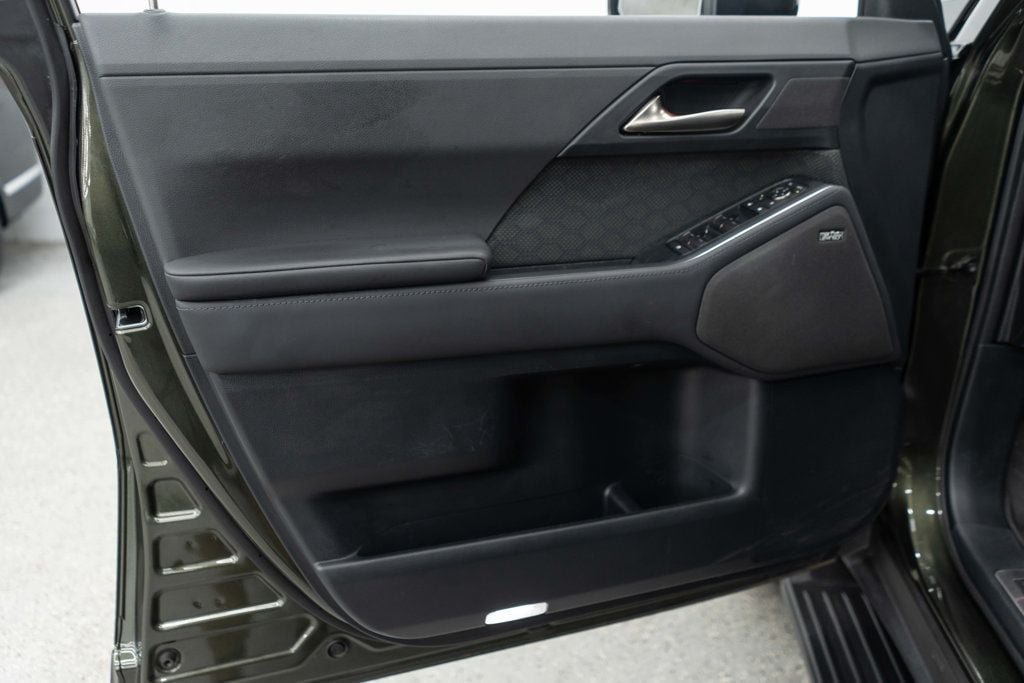 Used 2024 Lexus GX 550 AWD/4WD image 17