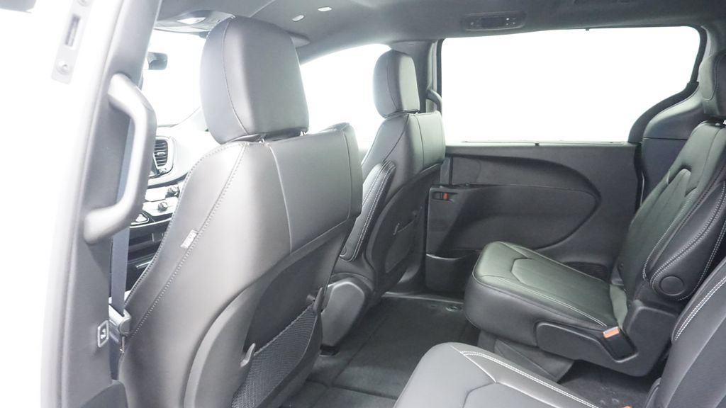 New 2026 Chrysler Voyager LX FWD image 23