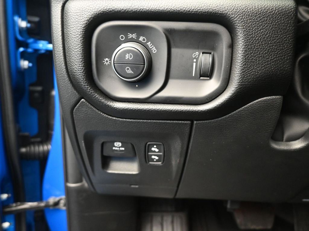 New 2026 RAM 1500 4x4 Crew Cab image 36