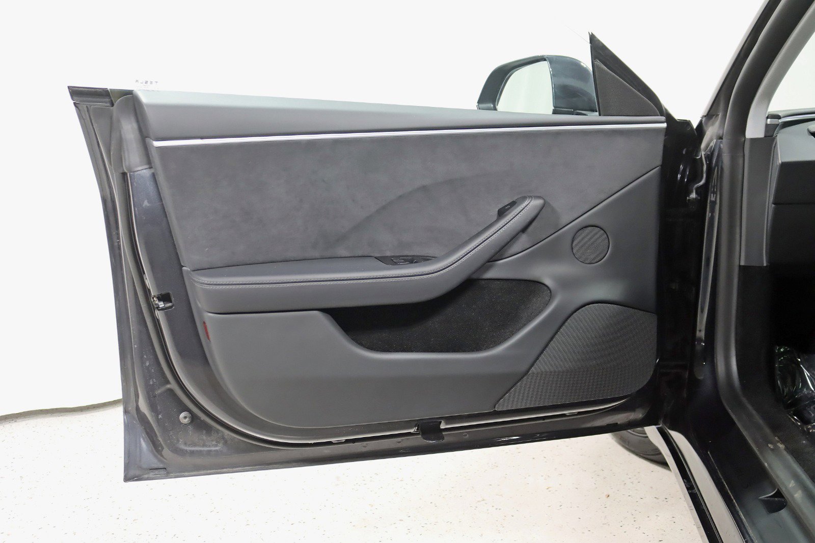 Used 2025 Tesla Model 3 Long Range AWD/4WD image 34