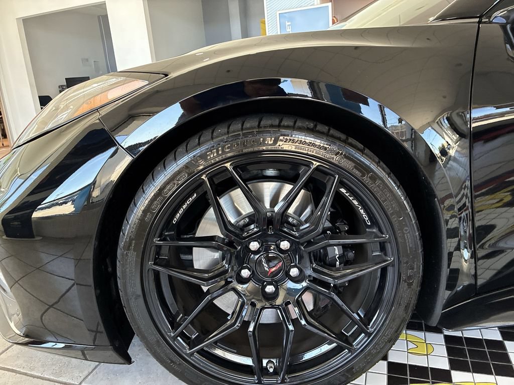 Used 2025 Chevrolet Corvette Z06 RWD image 10