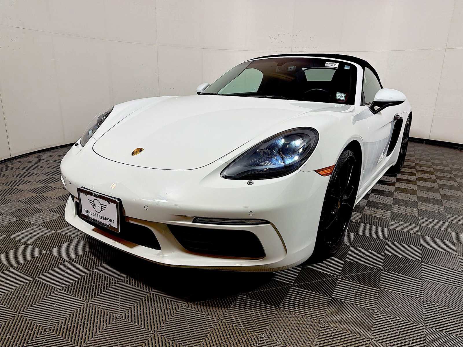 Used 2022 Porsche 718 Boxster image 3