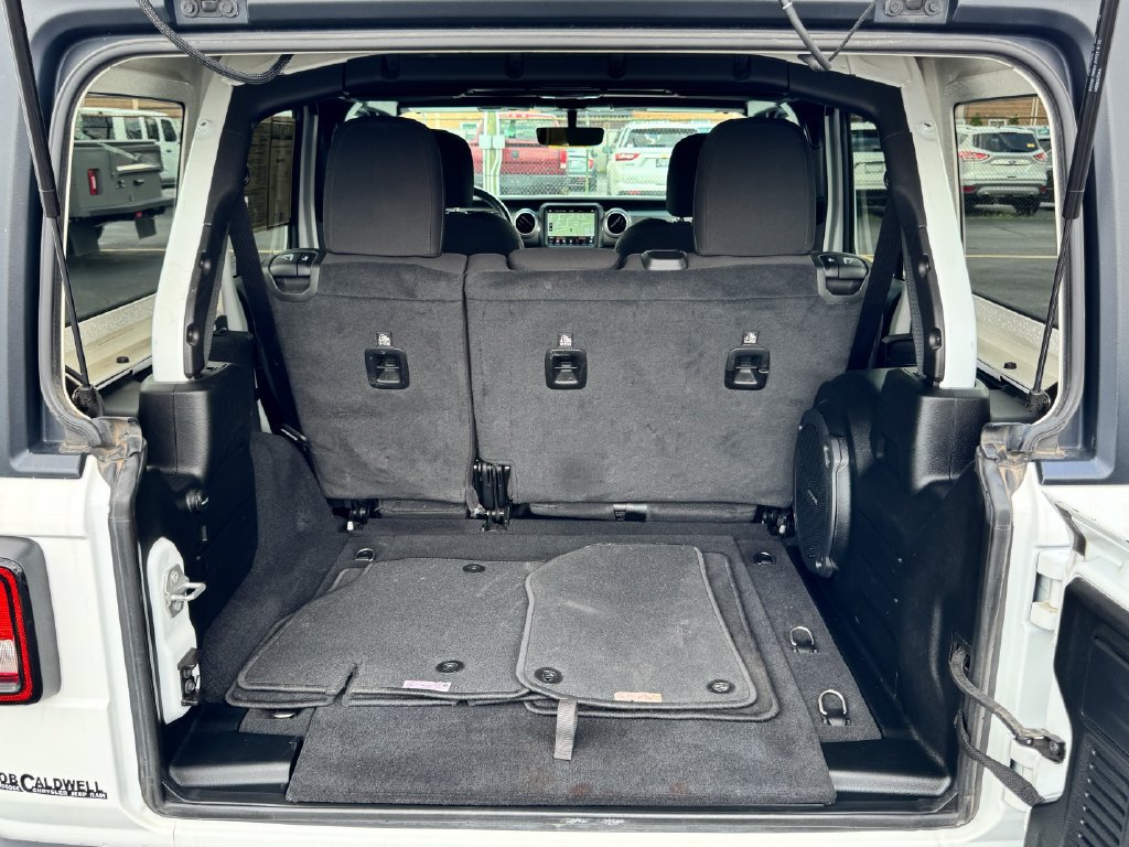 Used 2021 Jeep Wrangler Unlimited Sahara w/ Uconnect 4C Nav & Sound Group AWD/4WD image 16