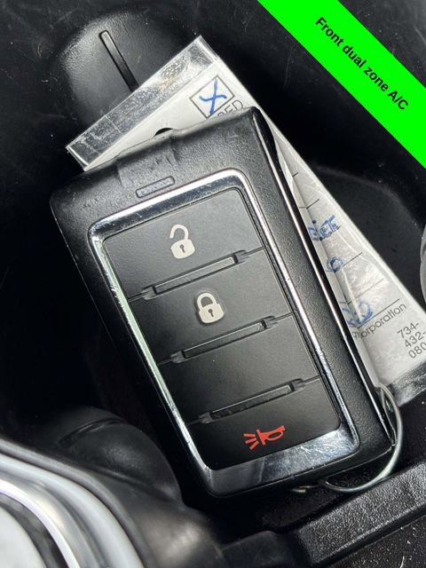 Used 2023 Jeep Grand Cherokee L Laredo image 21