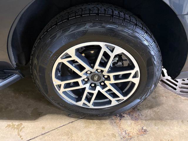 Certified 2025 Ford Expedition Active AWD/4WD image 30