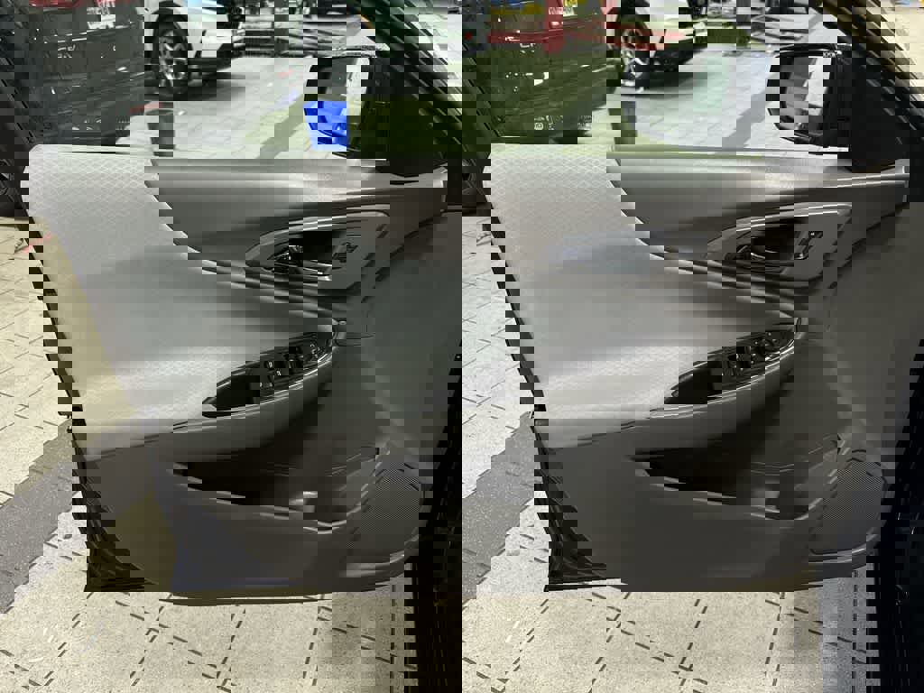 Used 2018 Chevrolet Malibu LT image 29