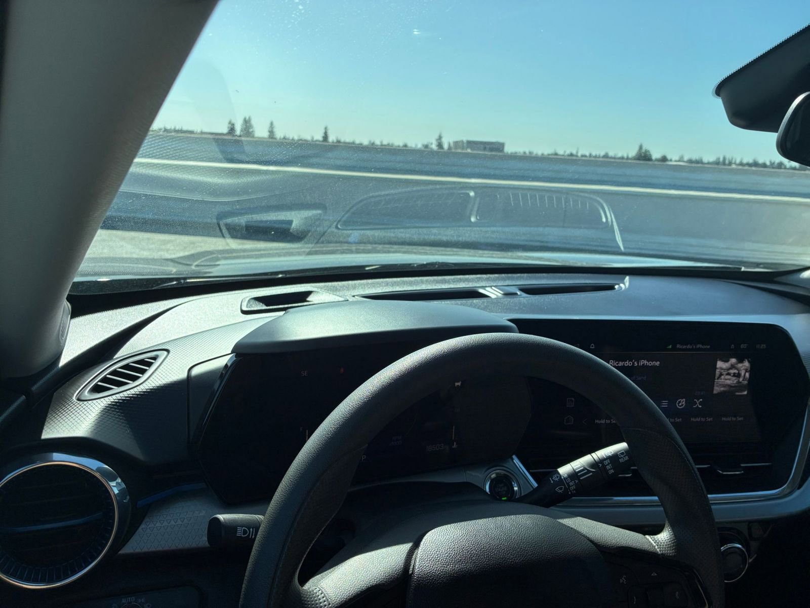 Used 2025 Chevrolet Trax LT image 33