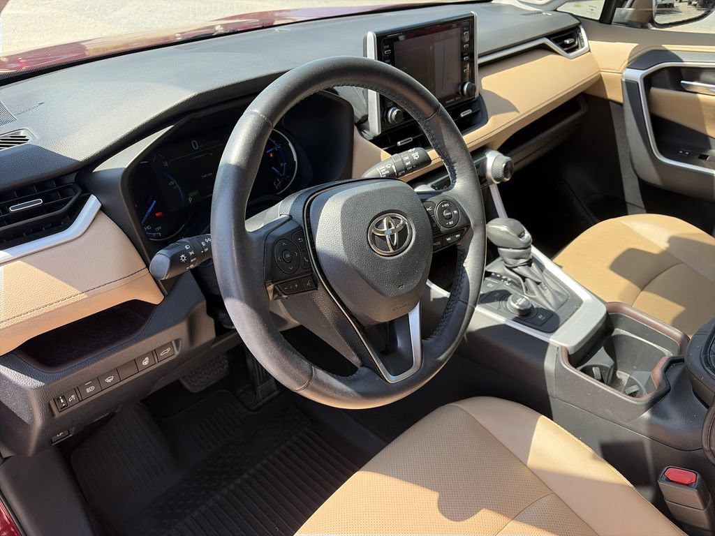 Used 2020 Toyota RAV4 Limited w/ Limited Grade Weather Package AWD/4WD image 10