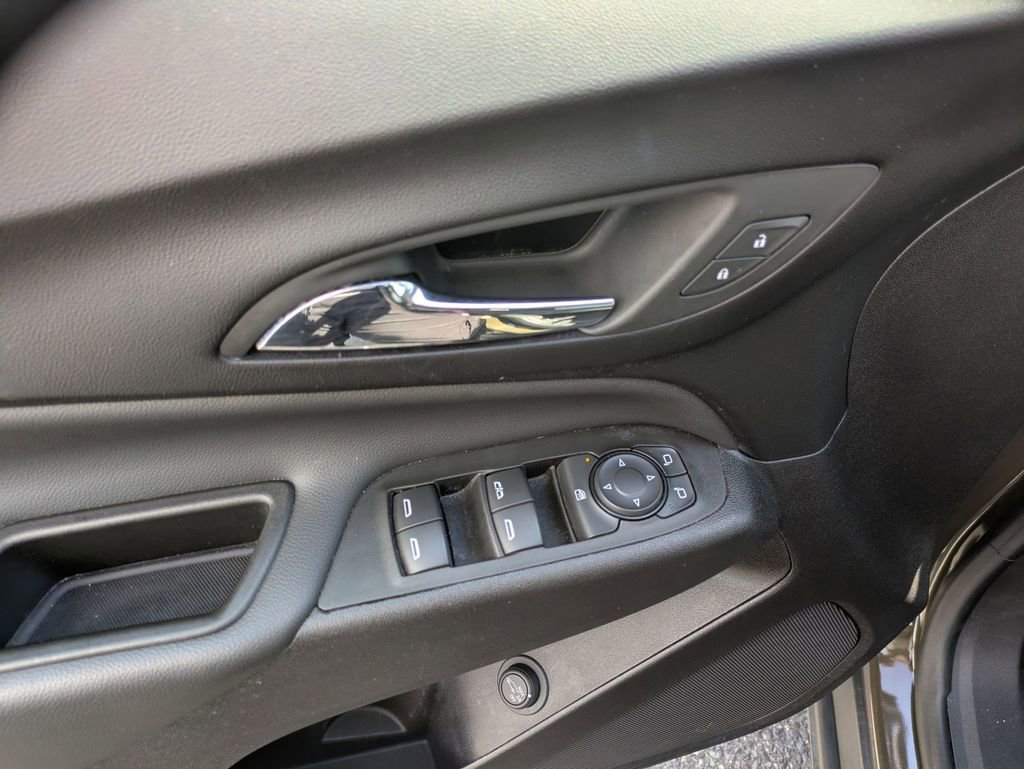 Used 2024 Chevrolet Equinox LT image 10