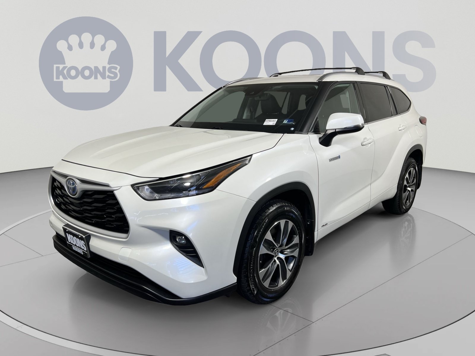 Used 2021 Toyota Highlander XLE AWD/4WD image 5