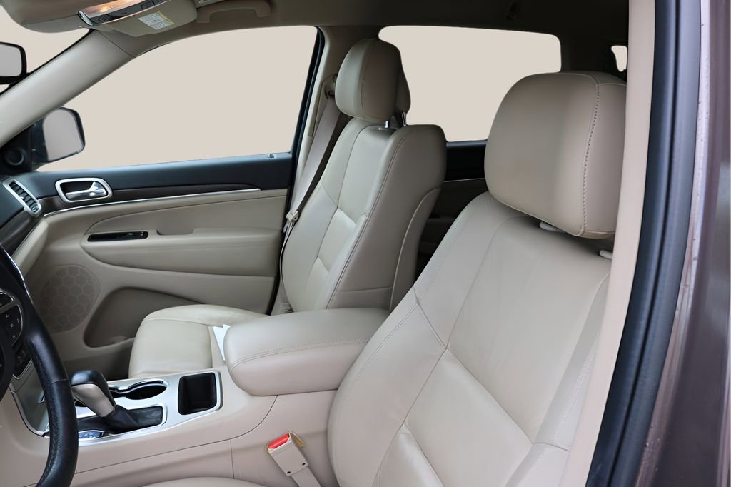Used 2017 Jeep Grand Cherokee Limited RWD image 12