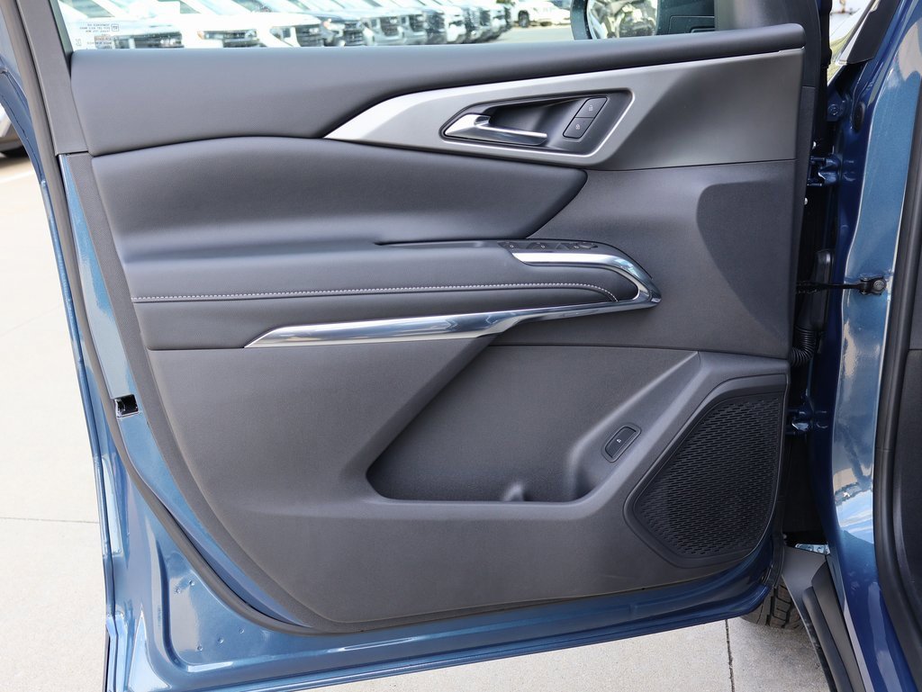 New 2026 Chevrolet Traverse LT w/ LPO, Floor Liner Package image 11