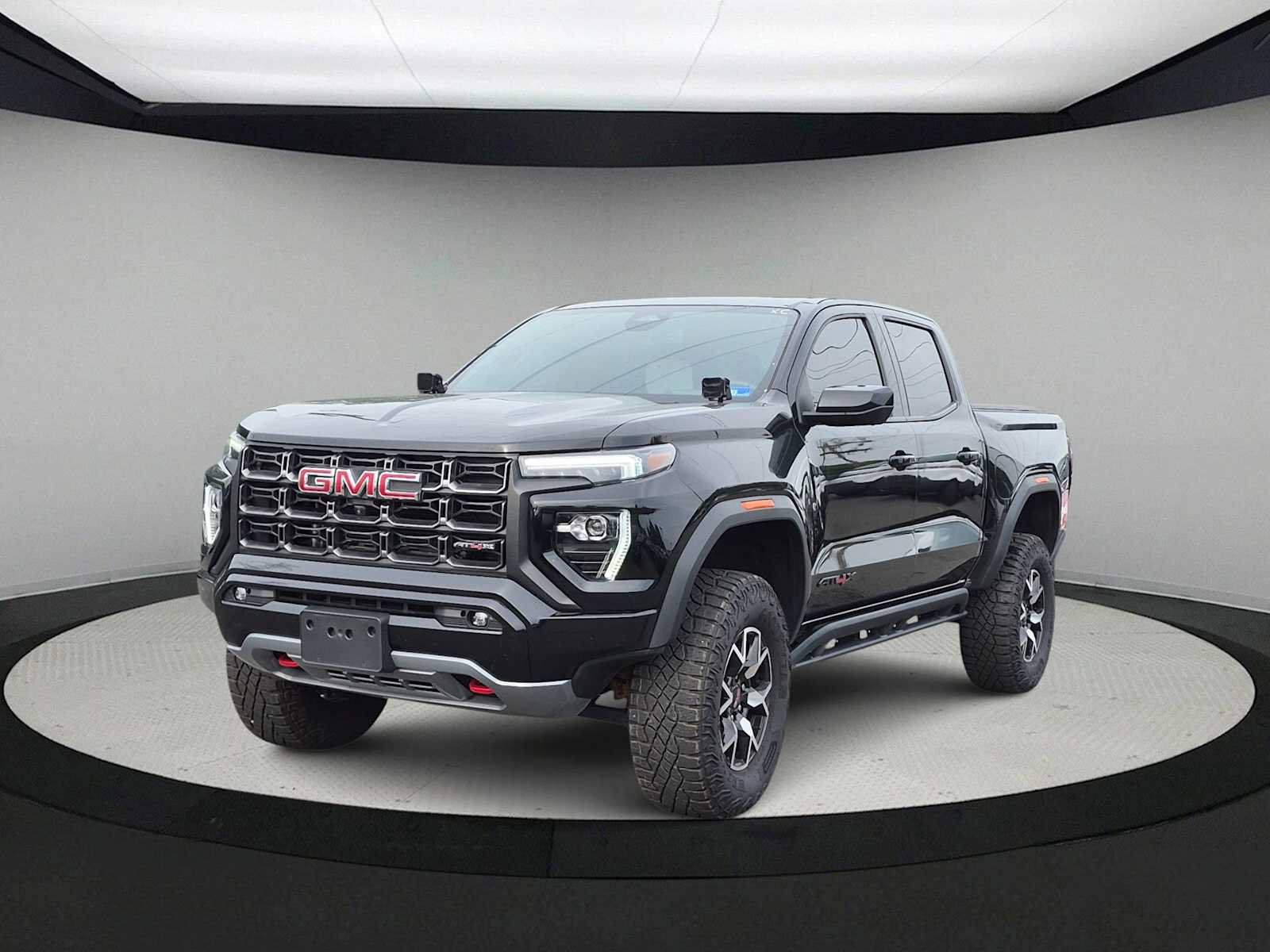 Used 2024 GMC Canyon AT4X AWD/4WD image 4