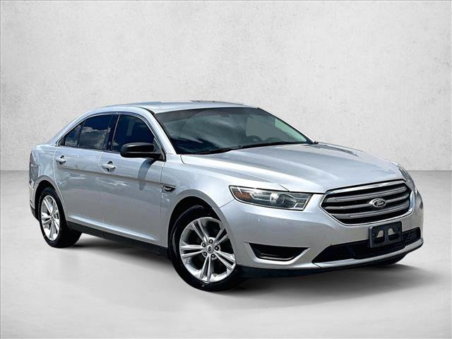 Used 2015 Ford Taurus SE FWD image 12