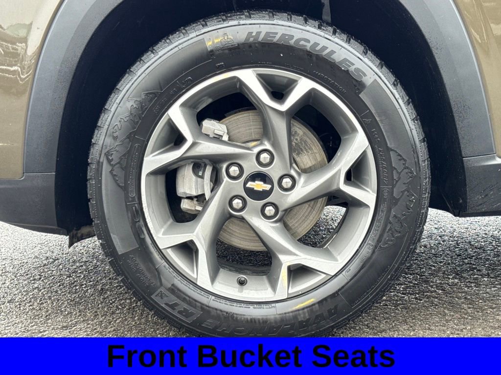 Used 2024 Chevrolet Trax LT w/ Sunroof Package image 18