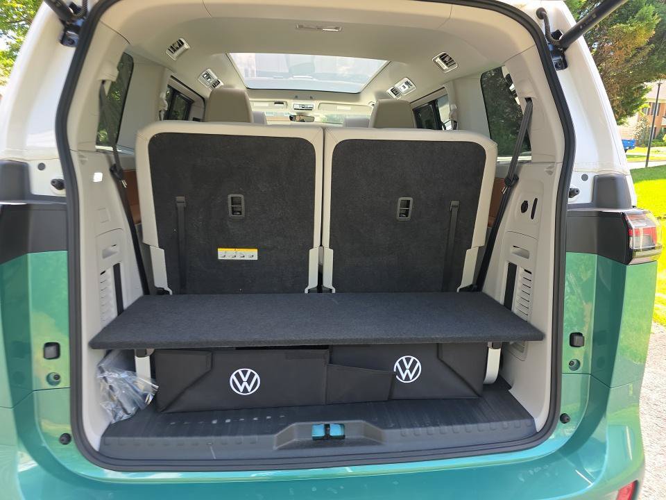 Used 2025 Volkswagen ID. Buzz 1st Edition RWD image 11