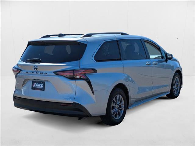 Used 2021 Toyota Sienna XLE w/ XLE Plus Package image 5