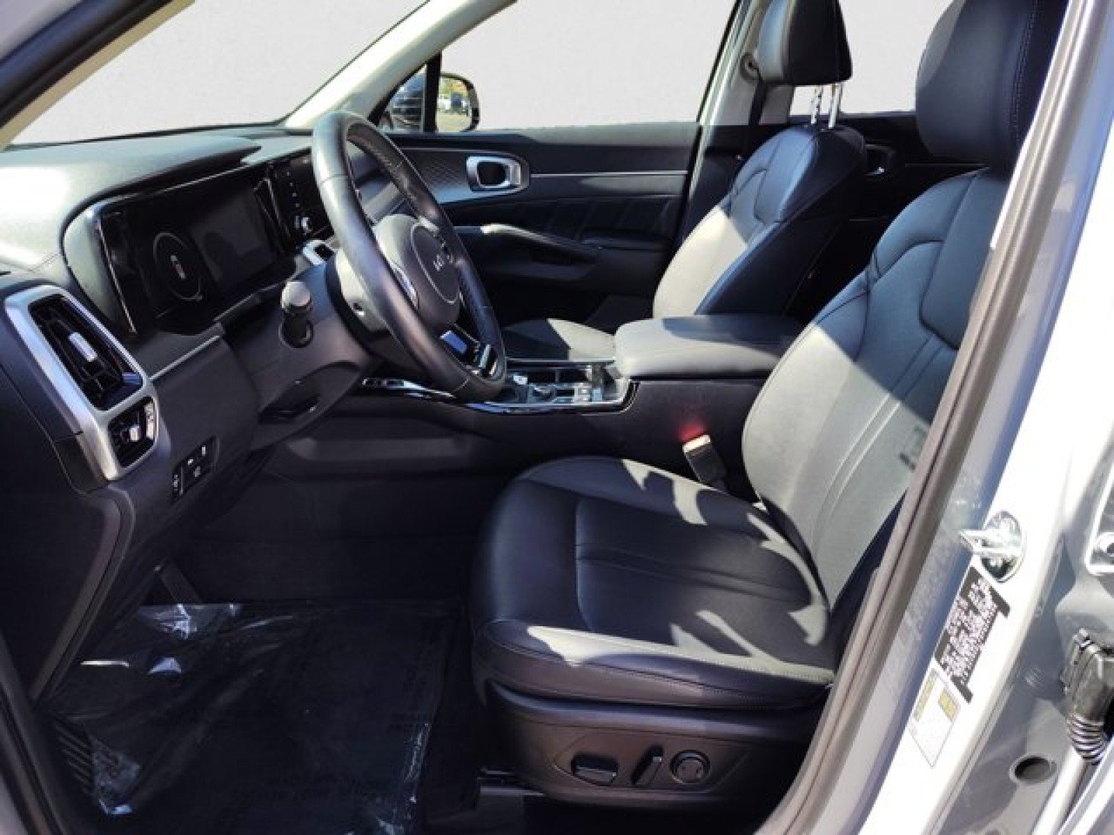 Used 2023 Kia Sorento SX AWD/4WD image 10