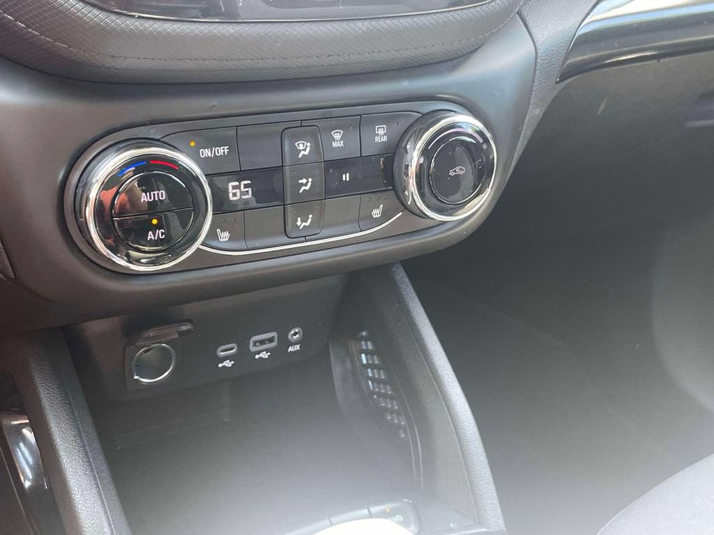 Used 2023 Chevrolet TrailBlazer LT w/ Convenience Package AWD/4WD image 28