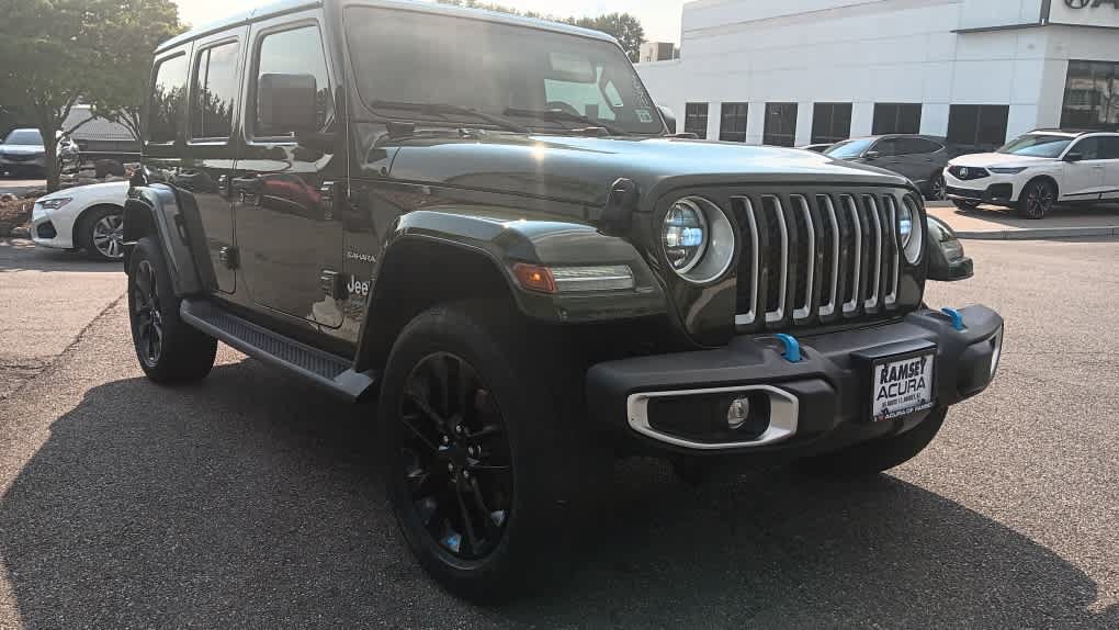 Used 2023 Jeep Wrangler Unlimited Sahara w/ Cold Weather Group AWD/4WD image 9