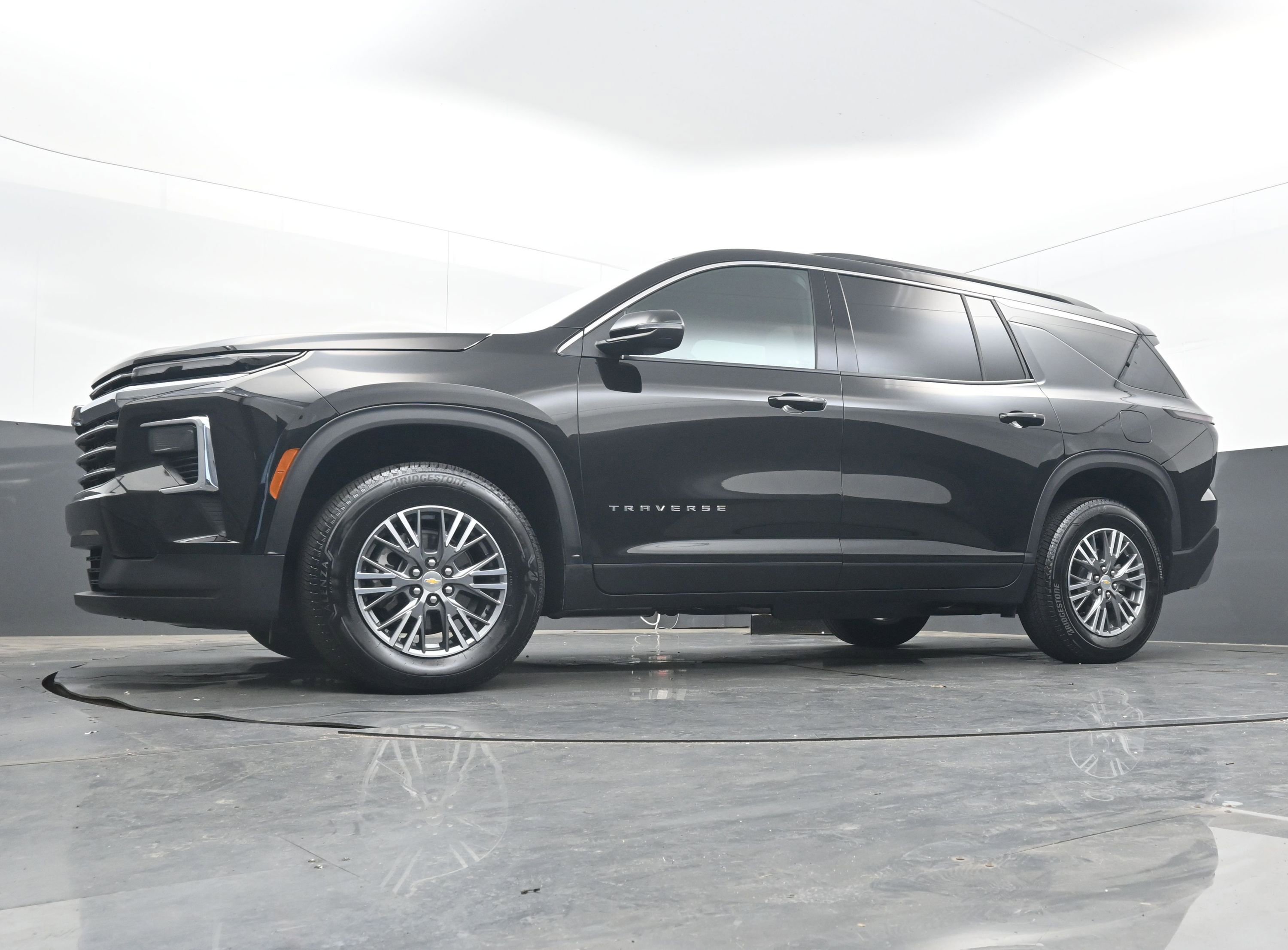 Certified 2025 Chevrolet Traverse LT image 27