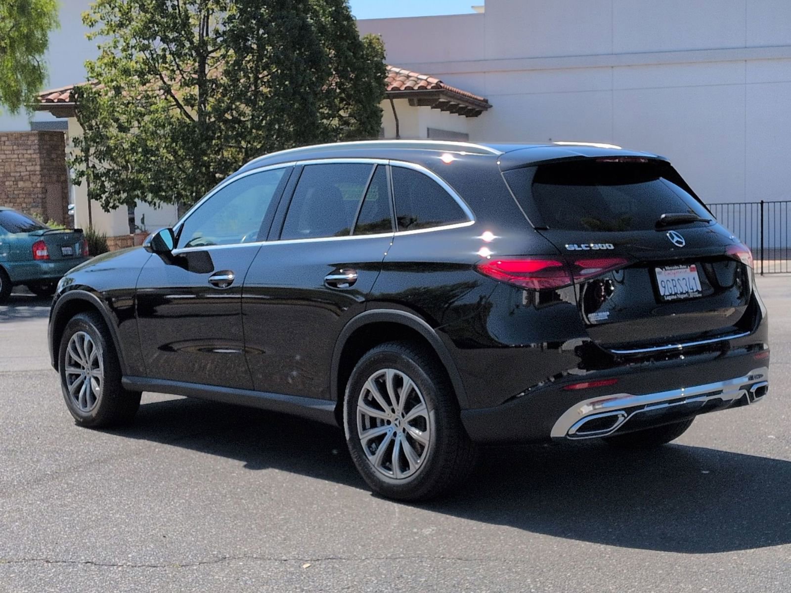 Used 2023 Mercedes-Benz GLC 300 4MATIC image 3