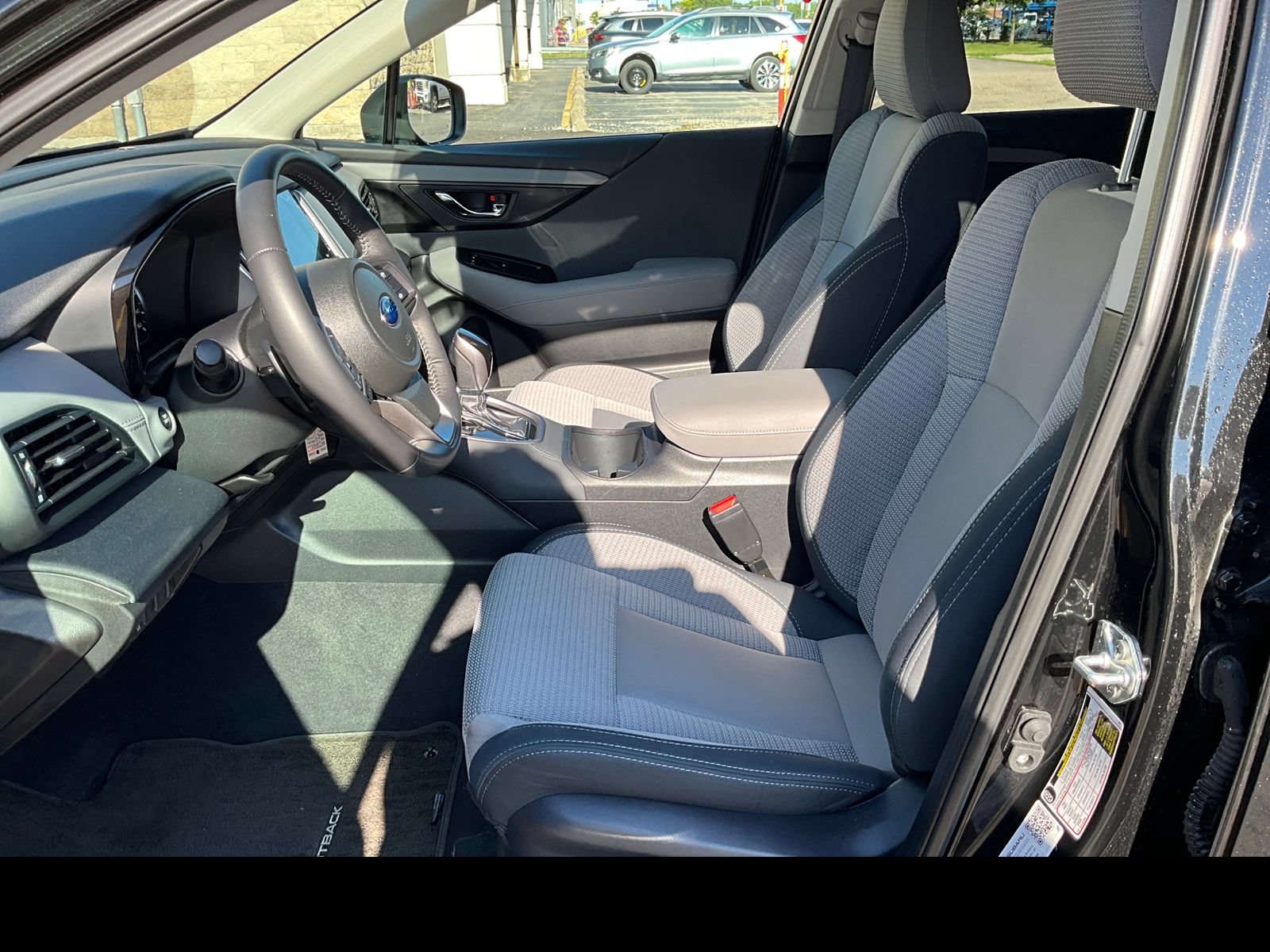 Certified 2025 Subaru Outback Premium AWD/4WD image 2