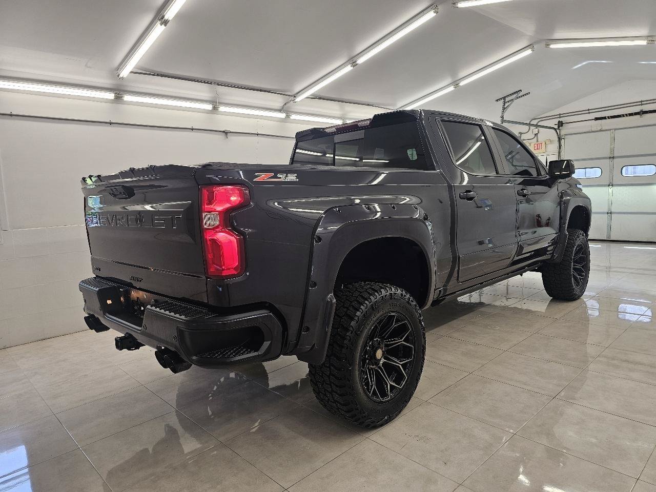 Used 2023 Chevrolet Silverado 1500 RST w/ Convenience Package II AWD/4WD image 4