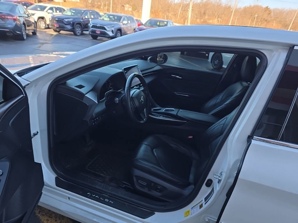 Used 2022 Toyota Avalon Limited w/ Advanced Safety Package image 14