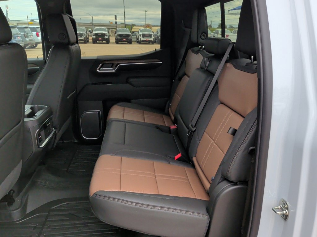 New 2026 Chevrolet Silverado 1500 High Country w/ Technology Package AWD/4WD image 37