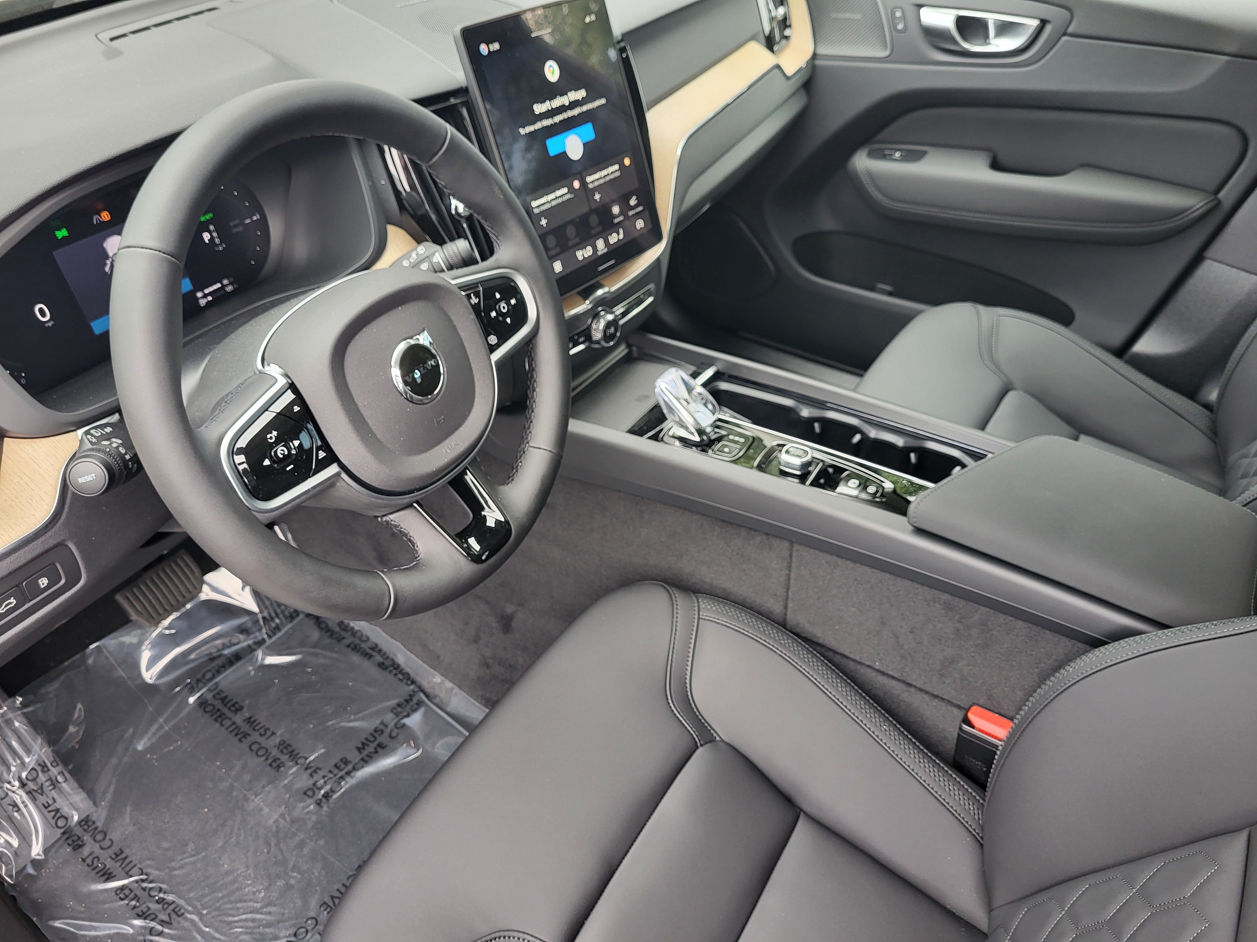 New 2026 Volvo XC60 T8 Plus w/ Protection Package Premier AWD/4WD image 9