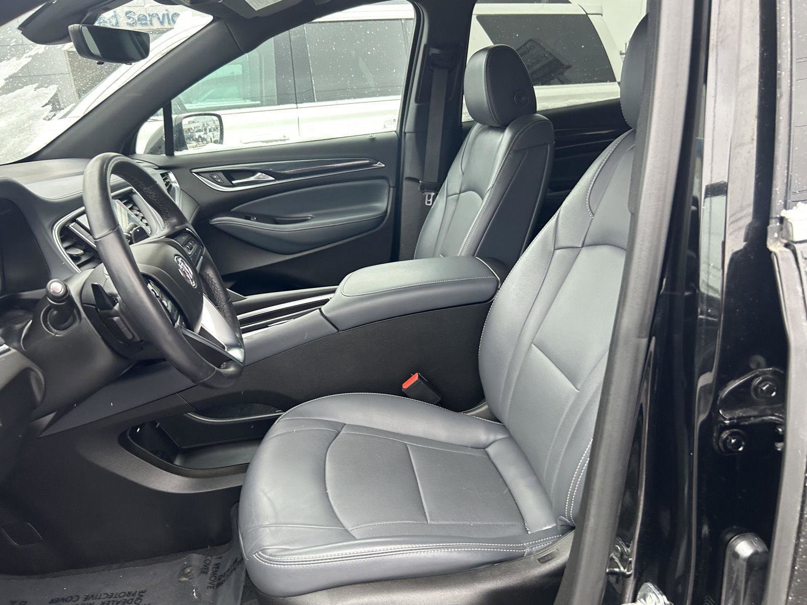 Used 2022 Buick Enclave Essence image 5