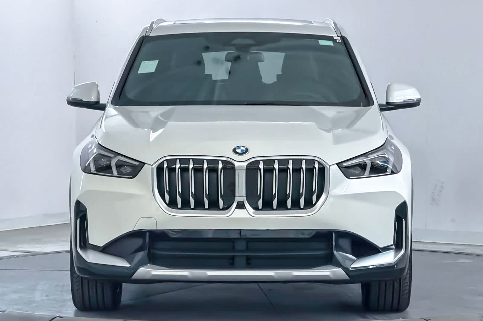 New 2026 BMW X1 xDrive28i w/ Technology Package AWD/4WD image 10
